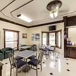 Three River Executive Inn & Suites By Oyo 