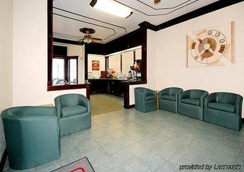 Hotel Executive & By Oyo 2*