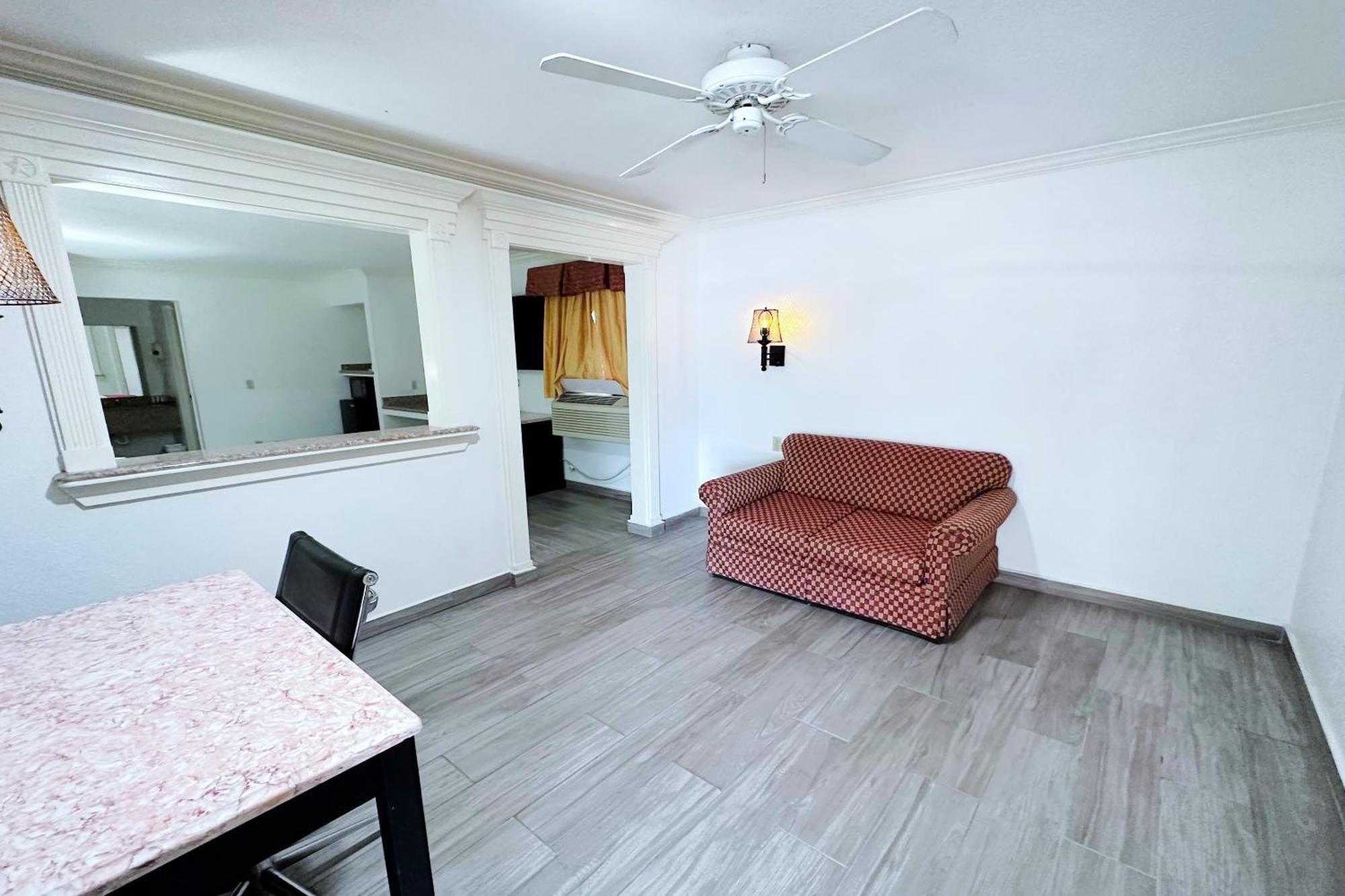 Executive & By Oyo Three Rivers