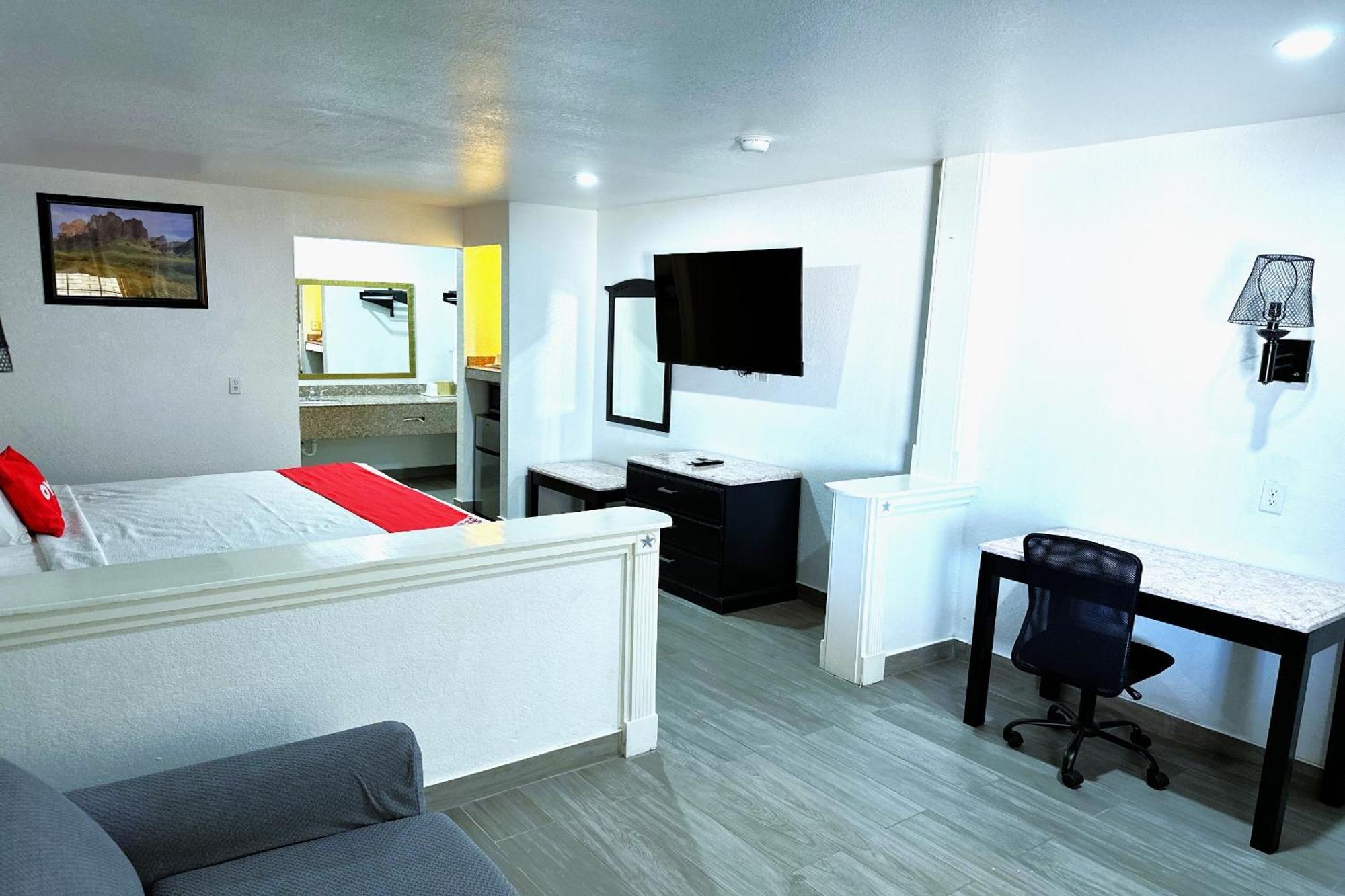 Executive & By Oyo Hotel Three Rivers