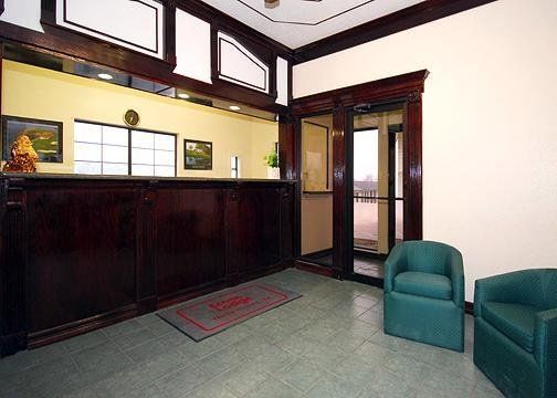 Hotel Executive & By Oyo Three Rivers