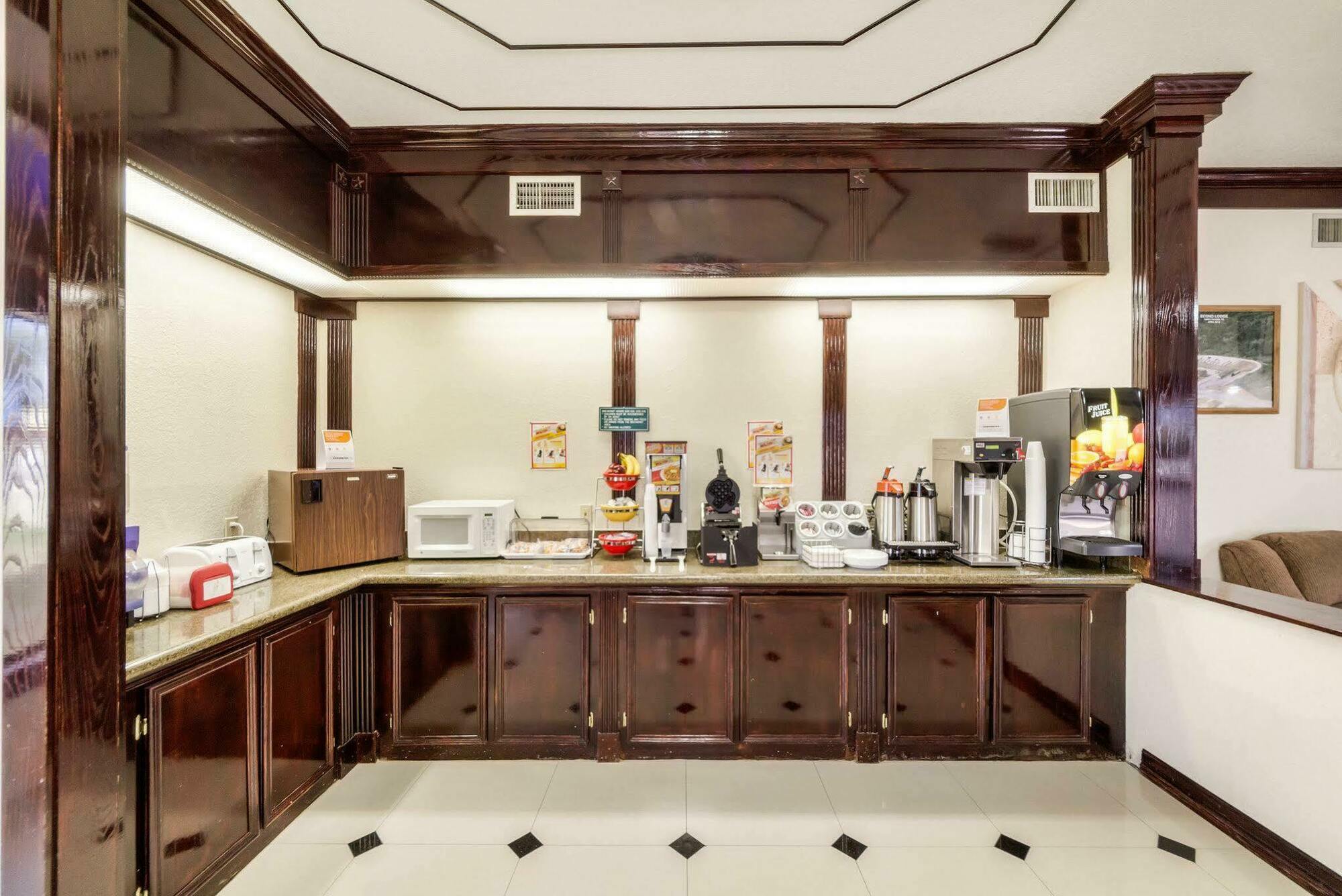 Executive & By Oyo Hotel 2*