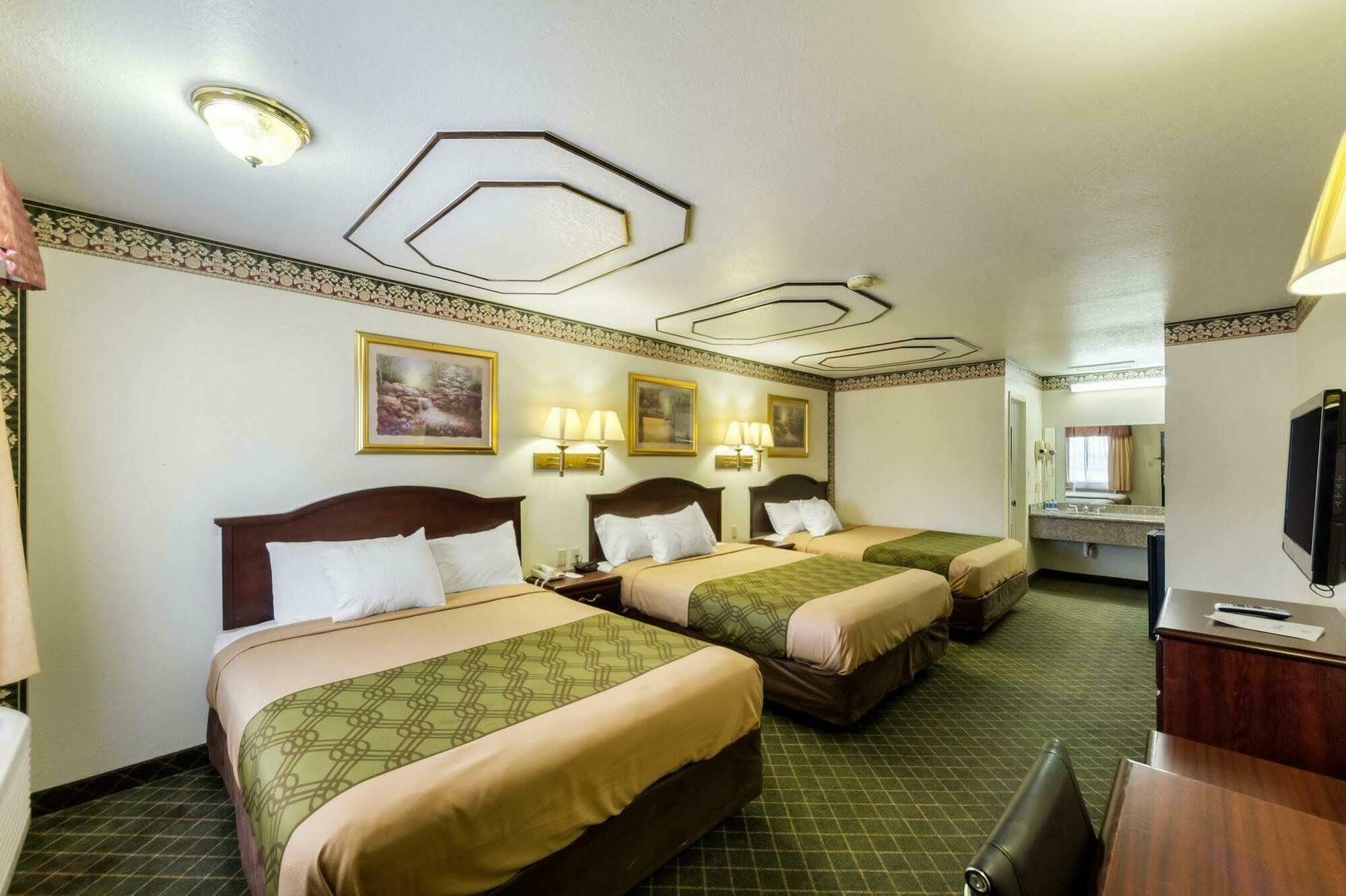 Executive & By Oyo Hotel 2*