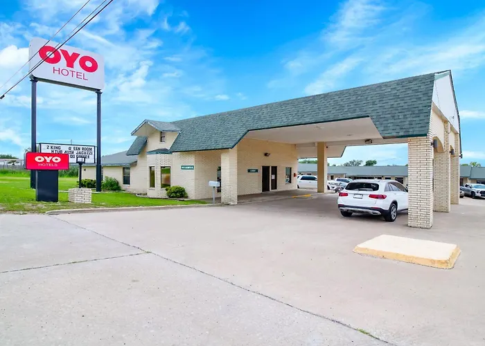 OYO Hotel Three Rivers TX US-281
