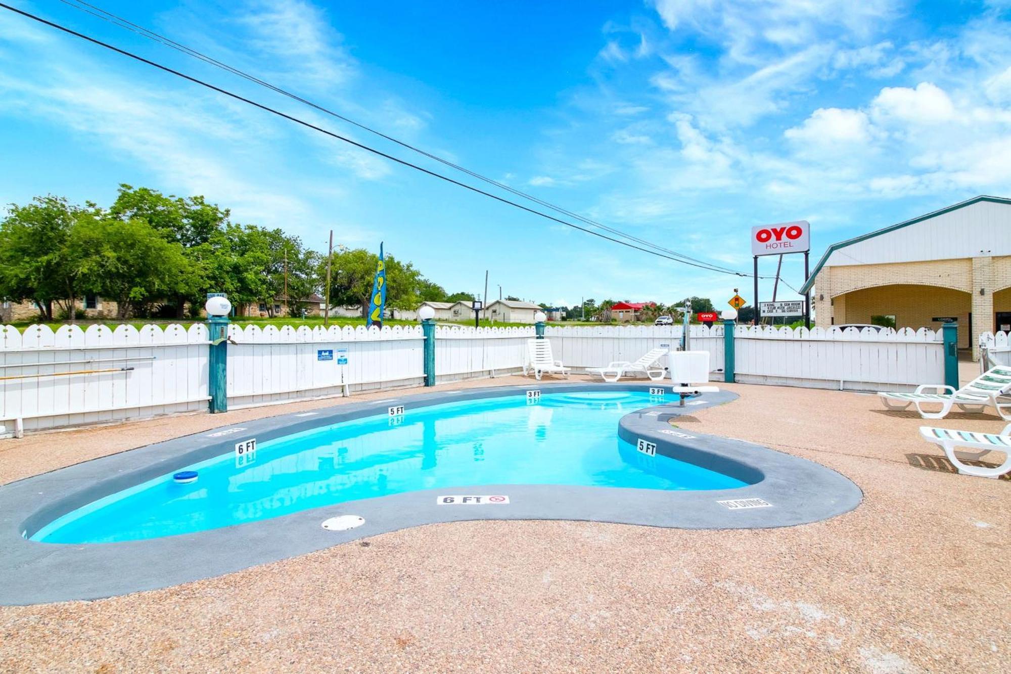 Oyo Tx Us-281 Hotel